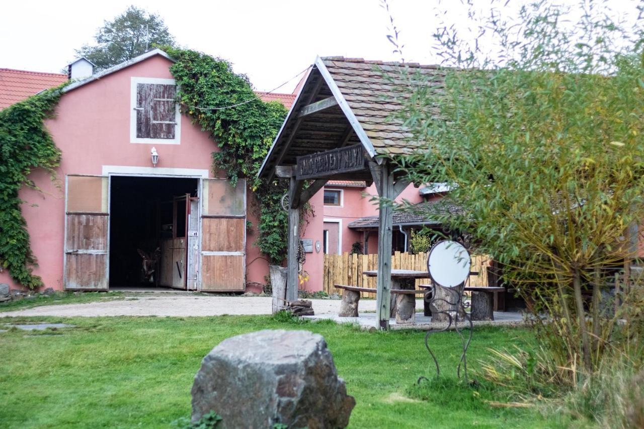 Ranc Cerveny Mlyn Villa Lisov  Exterior foto